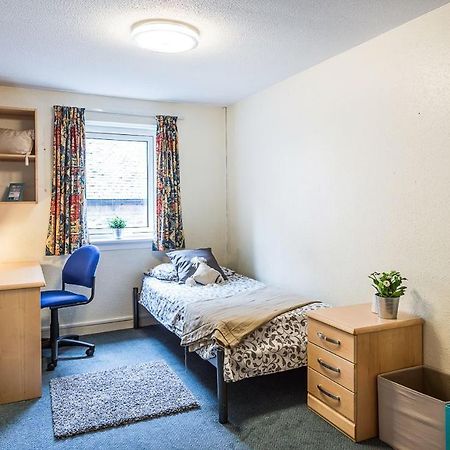 Joivy Budget 4,5 And 6 Bed Private Flats, In Historic Old Town (Adults Only) EDI Exterior foto
